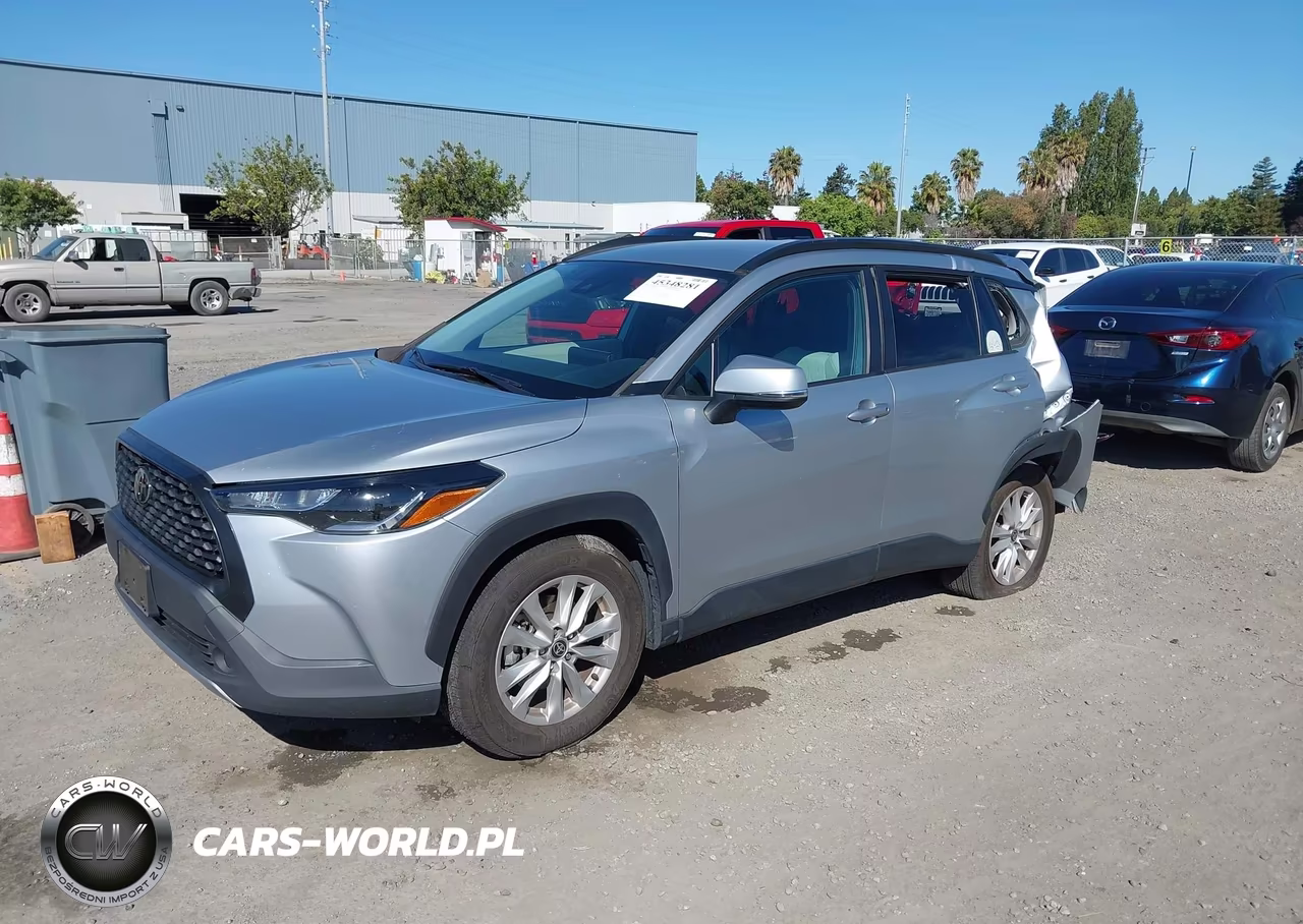 2022 Toyota Corolla Cross Le VIN:7MUCAABG0NV004991 - 2
