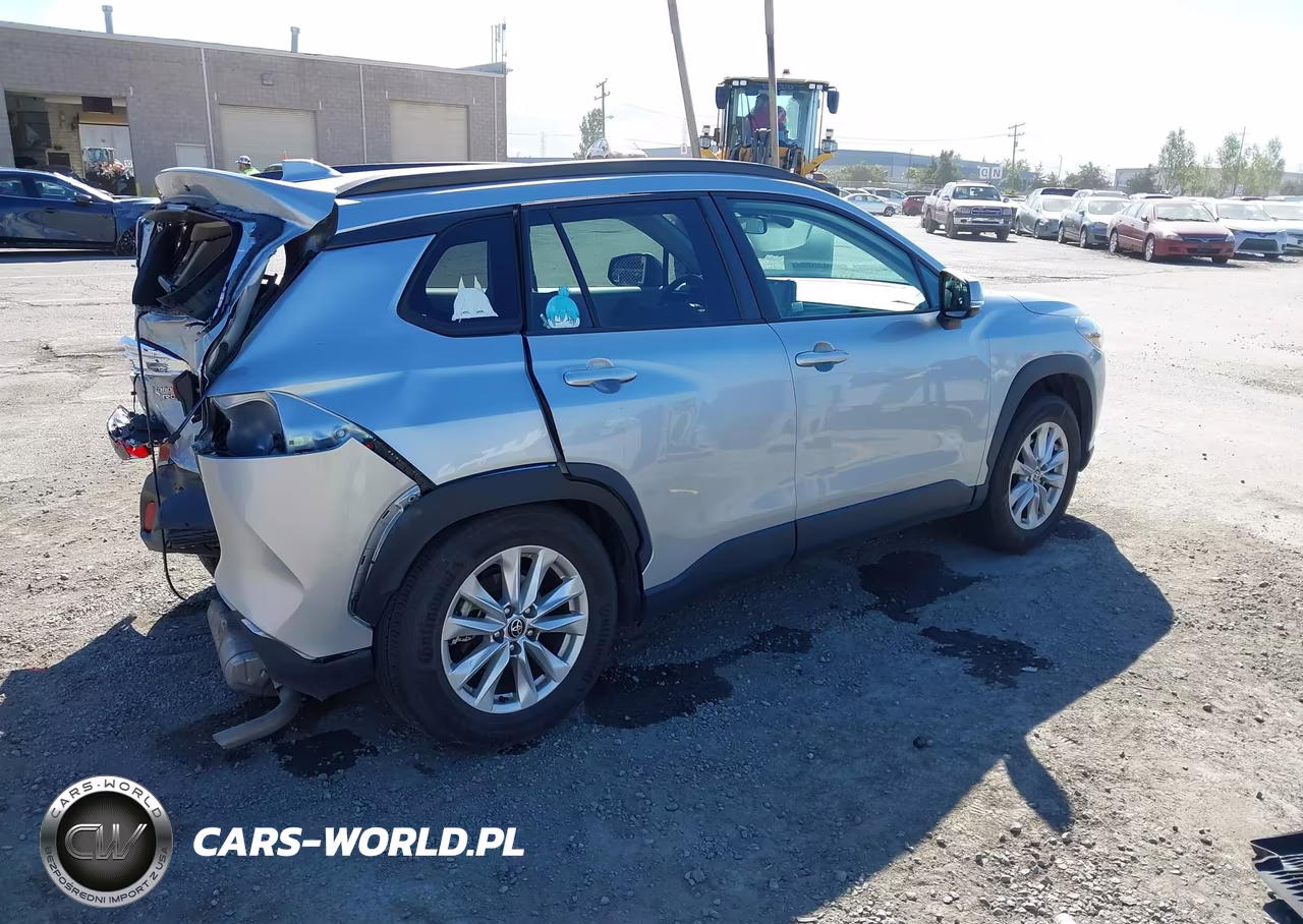 2022 Toyota Corolla Cross Le VIN:7MUCAABG0NV004991 - 4