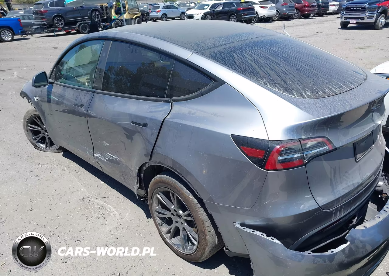 2024 Tesla Model Y Long Range Dual Motor All-Wheel Drive VIN:7SAYGDEEXRA299408 - 3