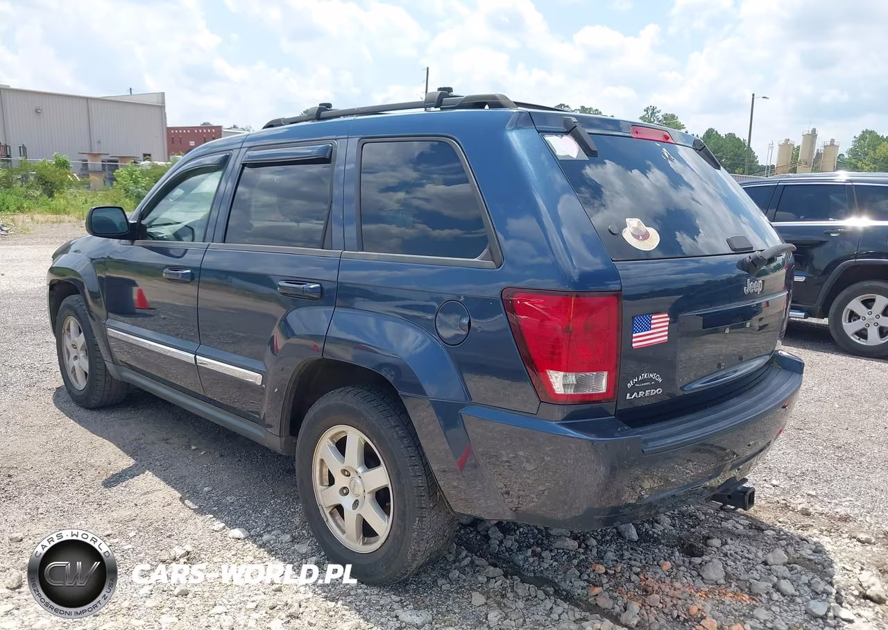2010 Jeep Grand Cherokee Laredo VIN:1J4PS4GK7AC152827 - 3