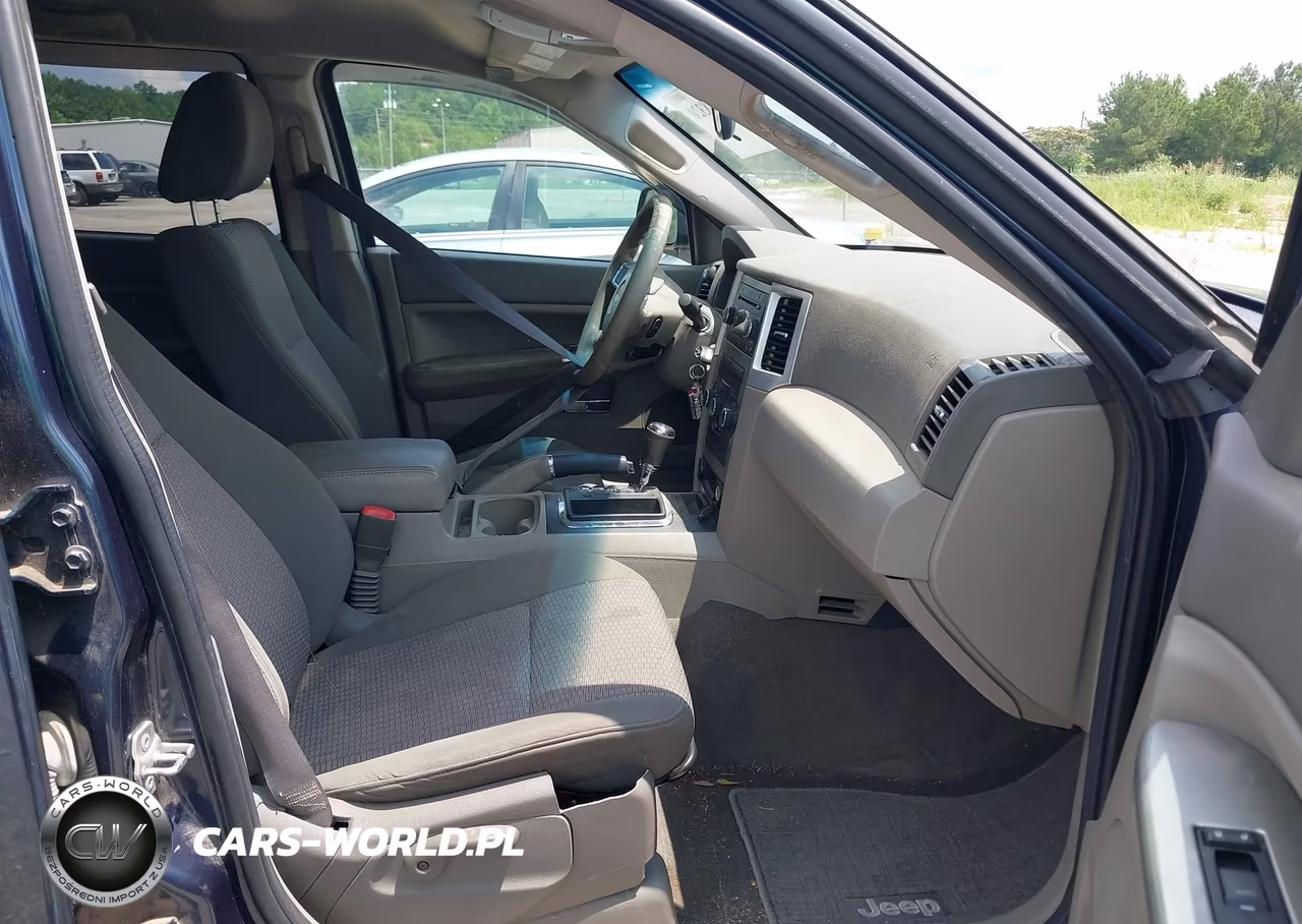 2010 Jeep Grand Cherokee Laredo VIN:1J4PS4GK7AC152827 - 5