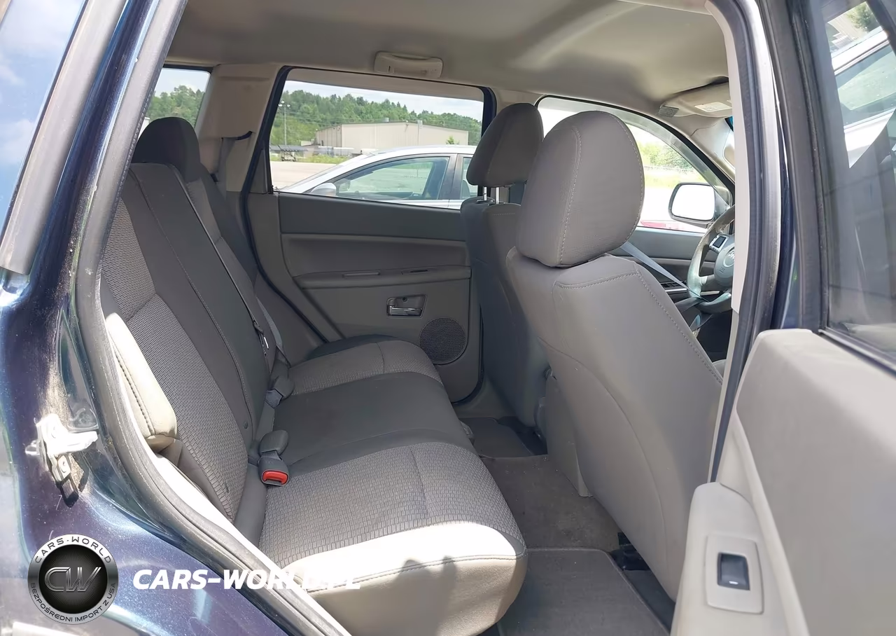 2010 Jeep Grand Cherokee Laredo VIN:1J4PS4GK7AC152827 - 8