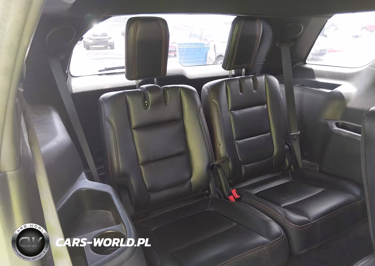 2018 Ford Explorer Sport VIN:1FM5K8GTXJGA47670 - 18
