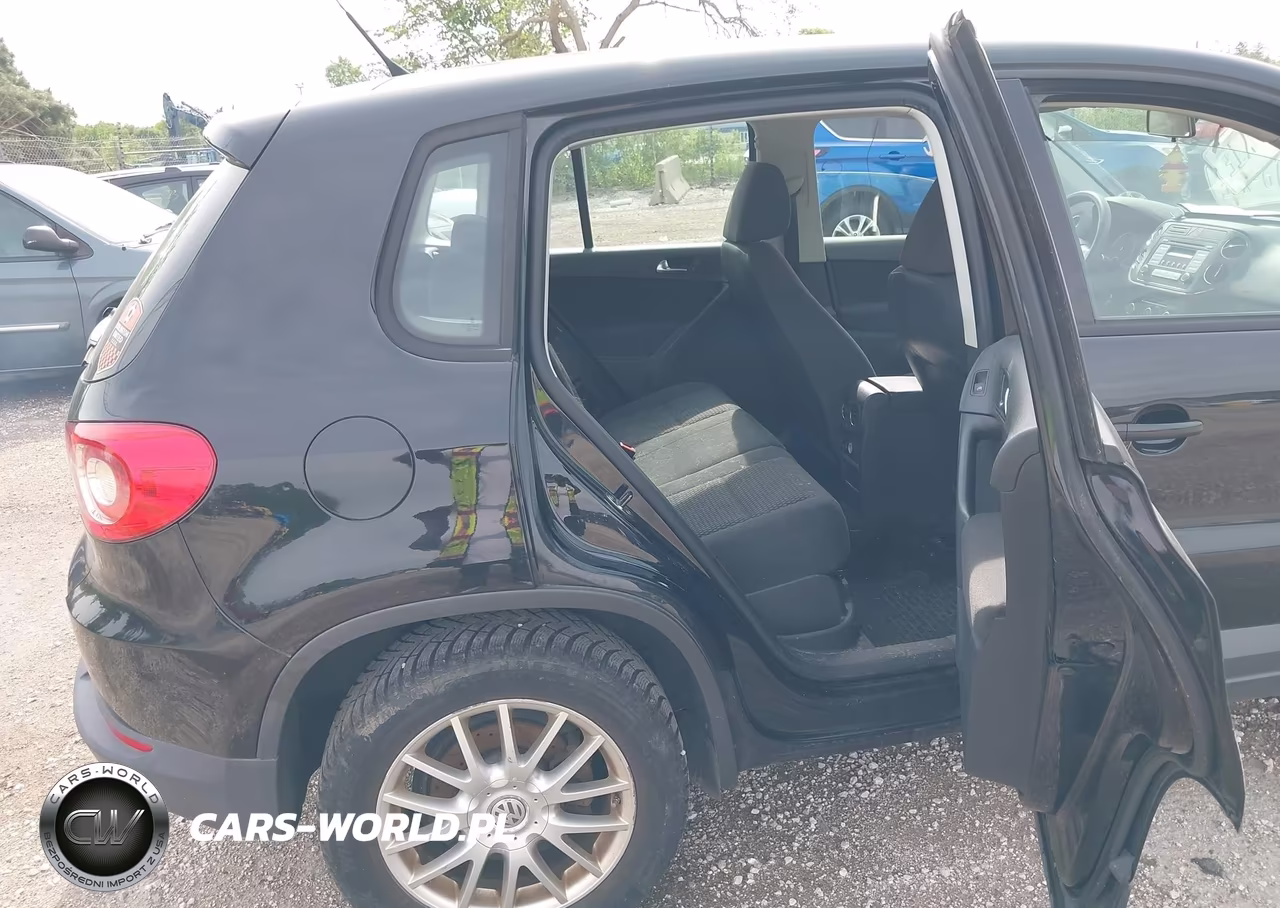 2010 Volkswagen Tiguan S VIN:WVGAV7AX7AW002171 - 8