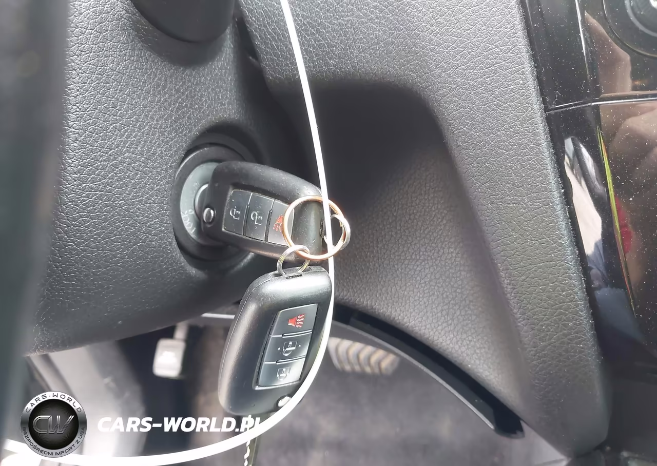 2018 Nissan Rogue S VIN:5N1AT2MT3JC817633 - 11