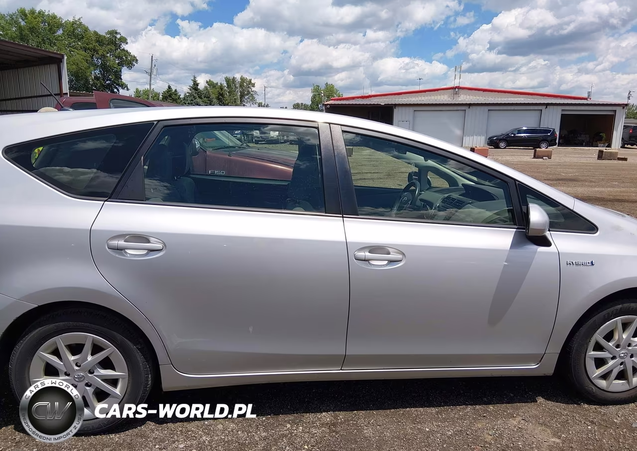2012 Toyota Prius V Two VIN:JTDZN3EU6C3117168 - 13