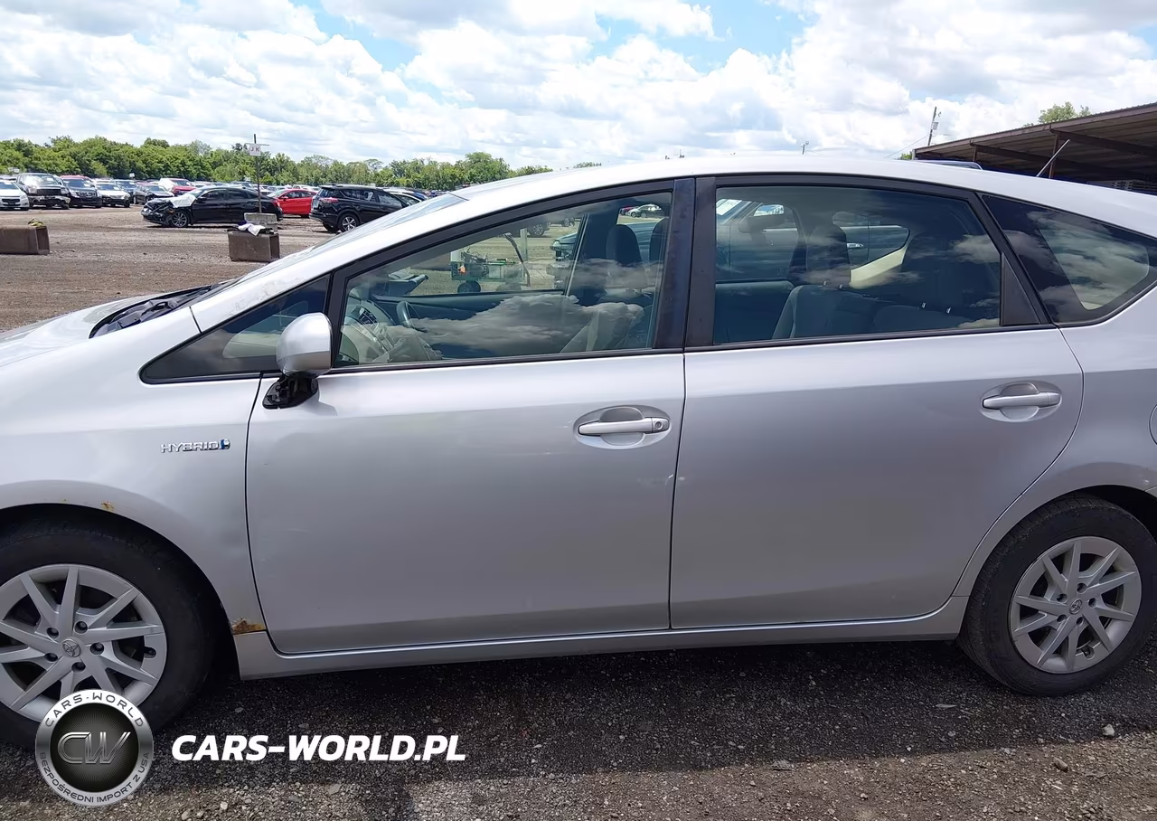 2012 Toyota Prius V Two VIN:JTDZN3EU6C3117168 - 14