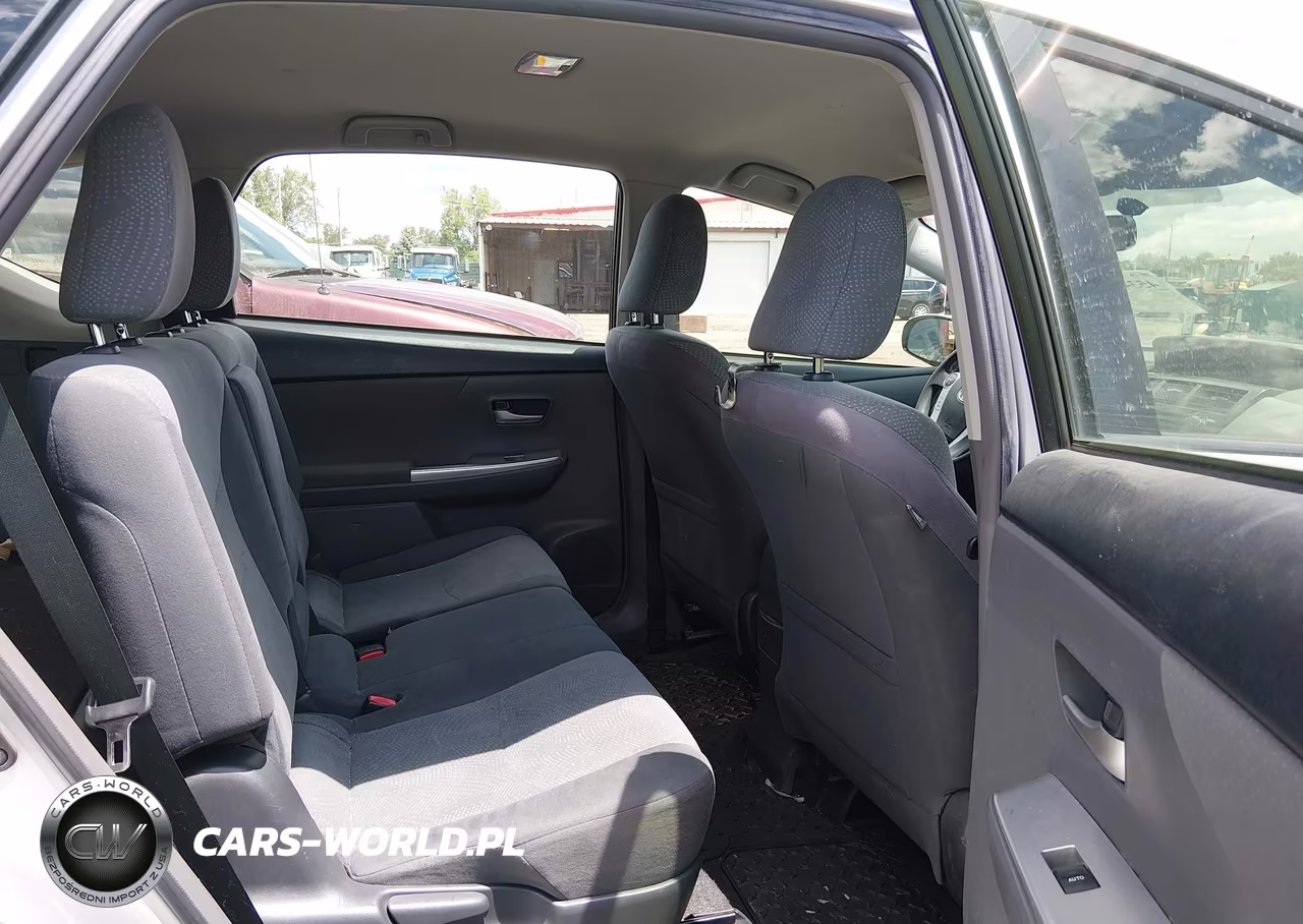2012 Toyota Prius V Two VIN:JTDZN3EU6C3117168 - 8