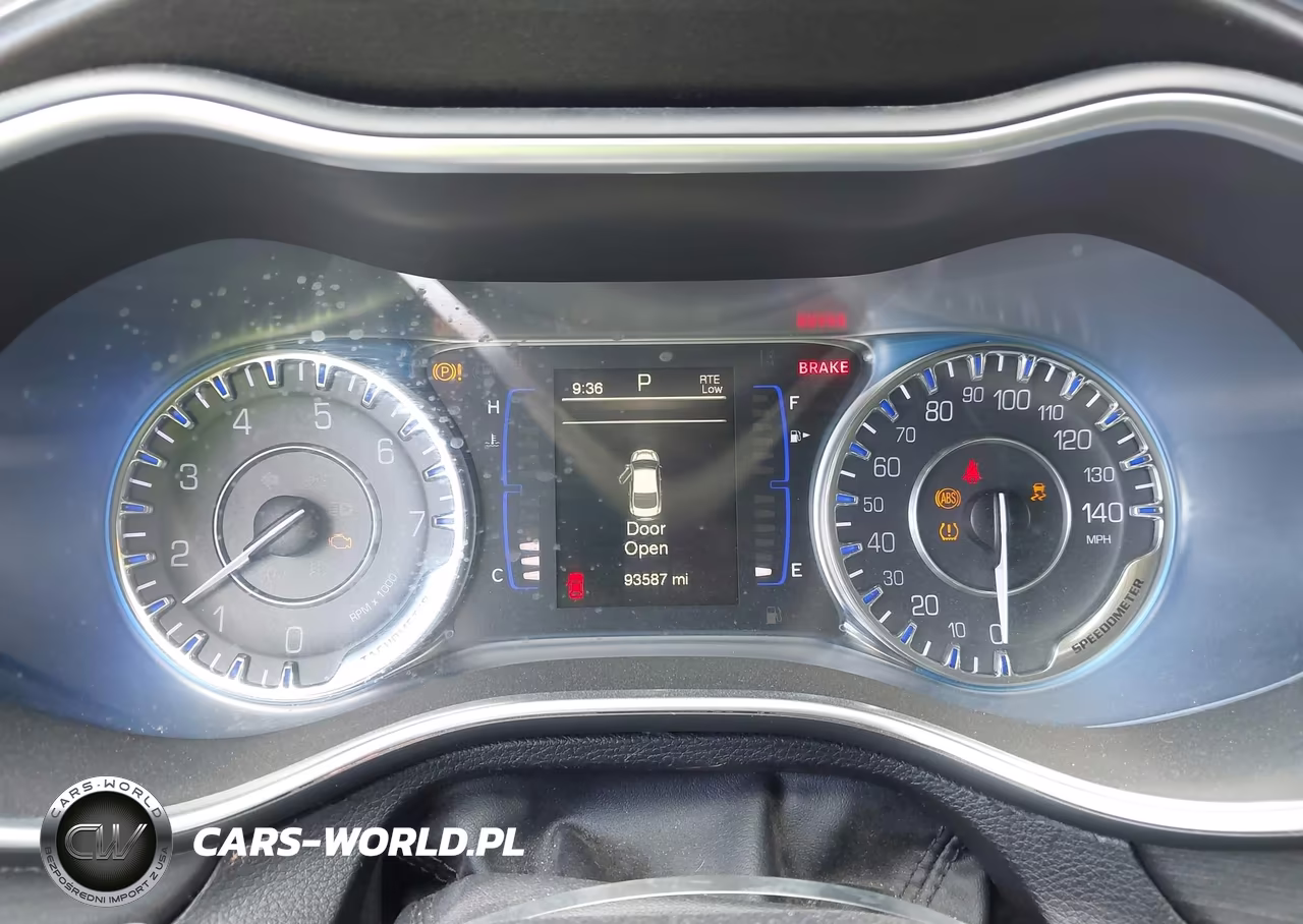 2017 Chrysler 200 Limited Platinum VIN:1C3CCCAG9HN511257 - 7