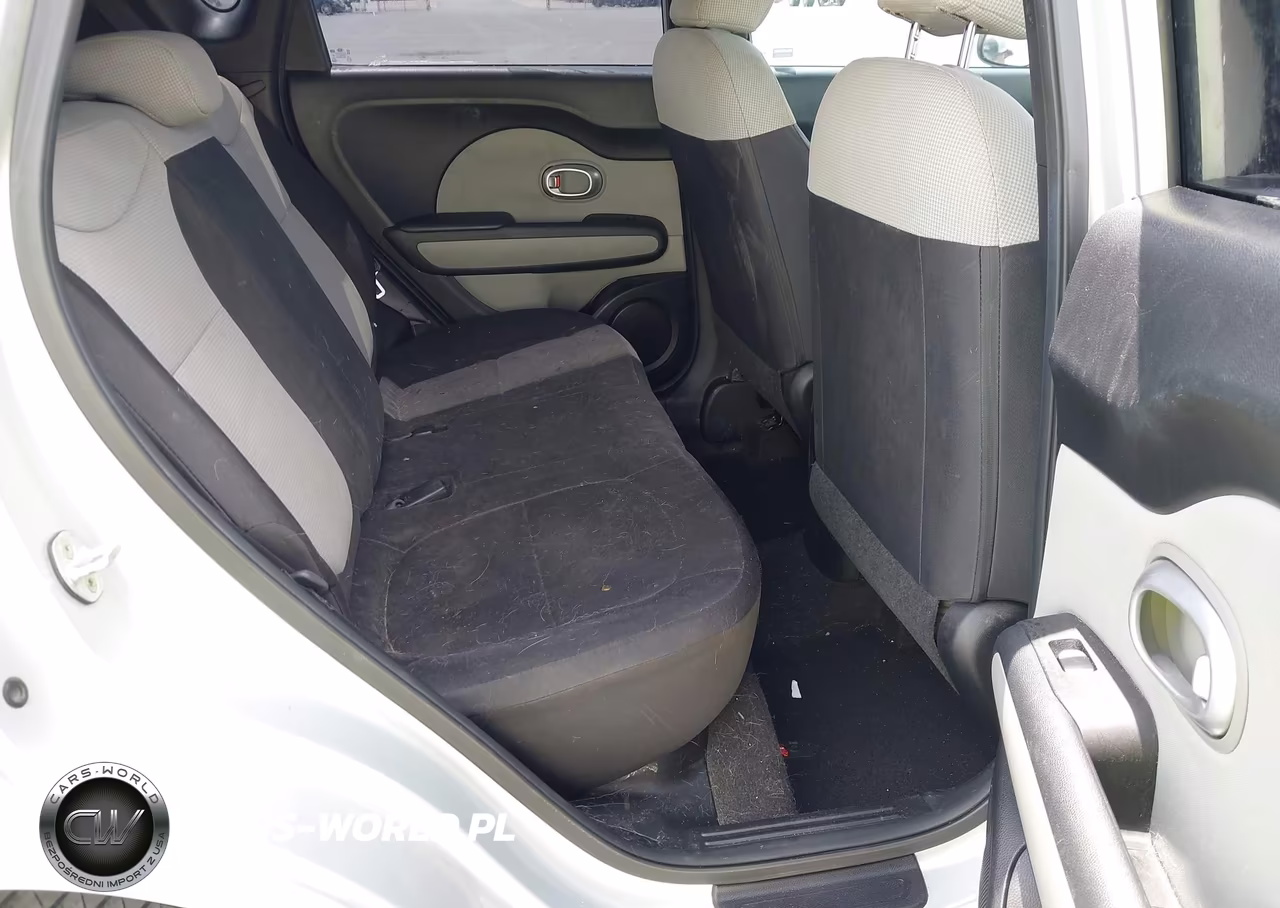 2015 Kia Soul VIN:KNDJN2A27F7749864 - 8