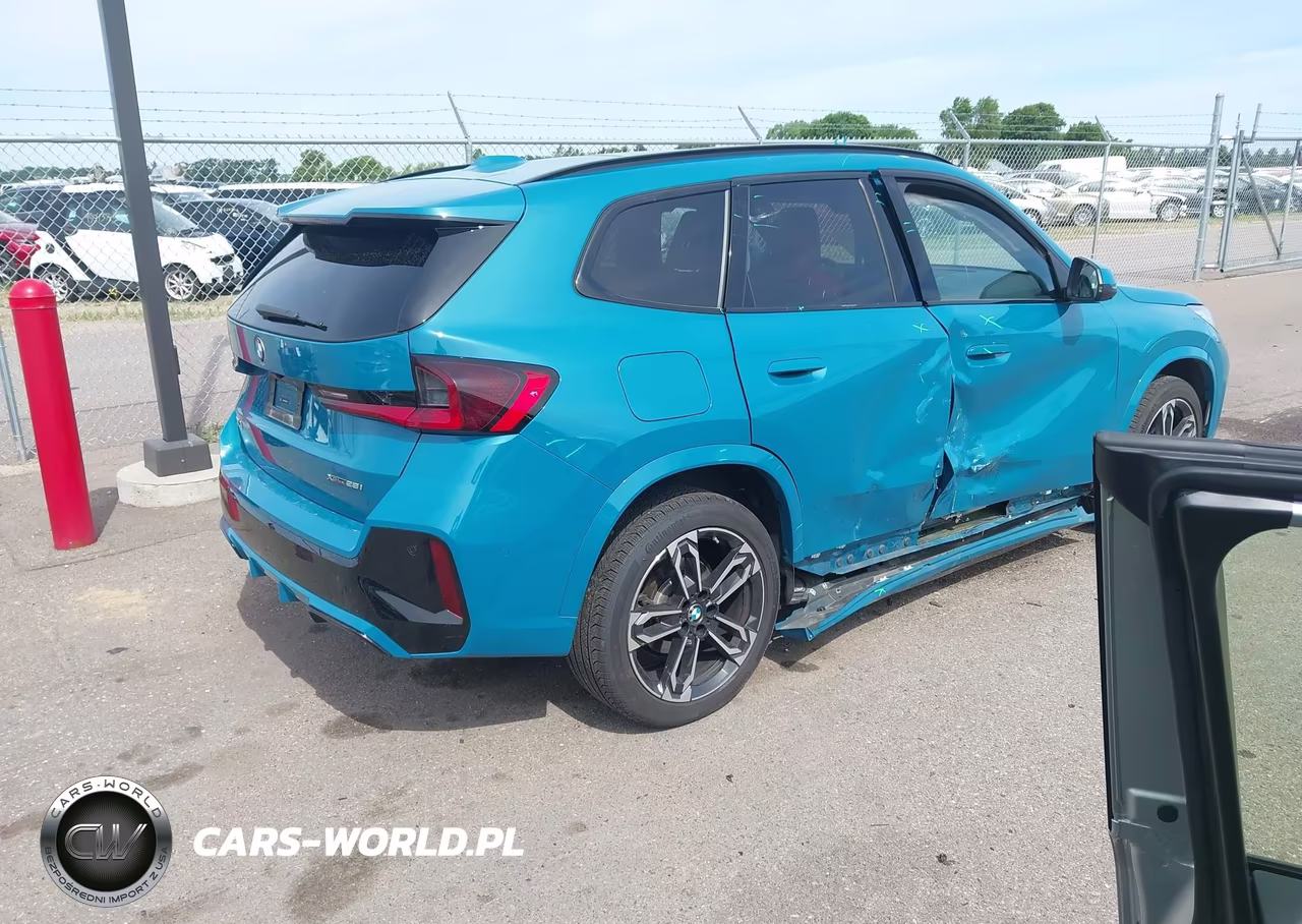 2025 BMW X1 xDrive28I VIN:WBX73EF08S5115349 - 4