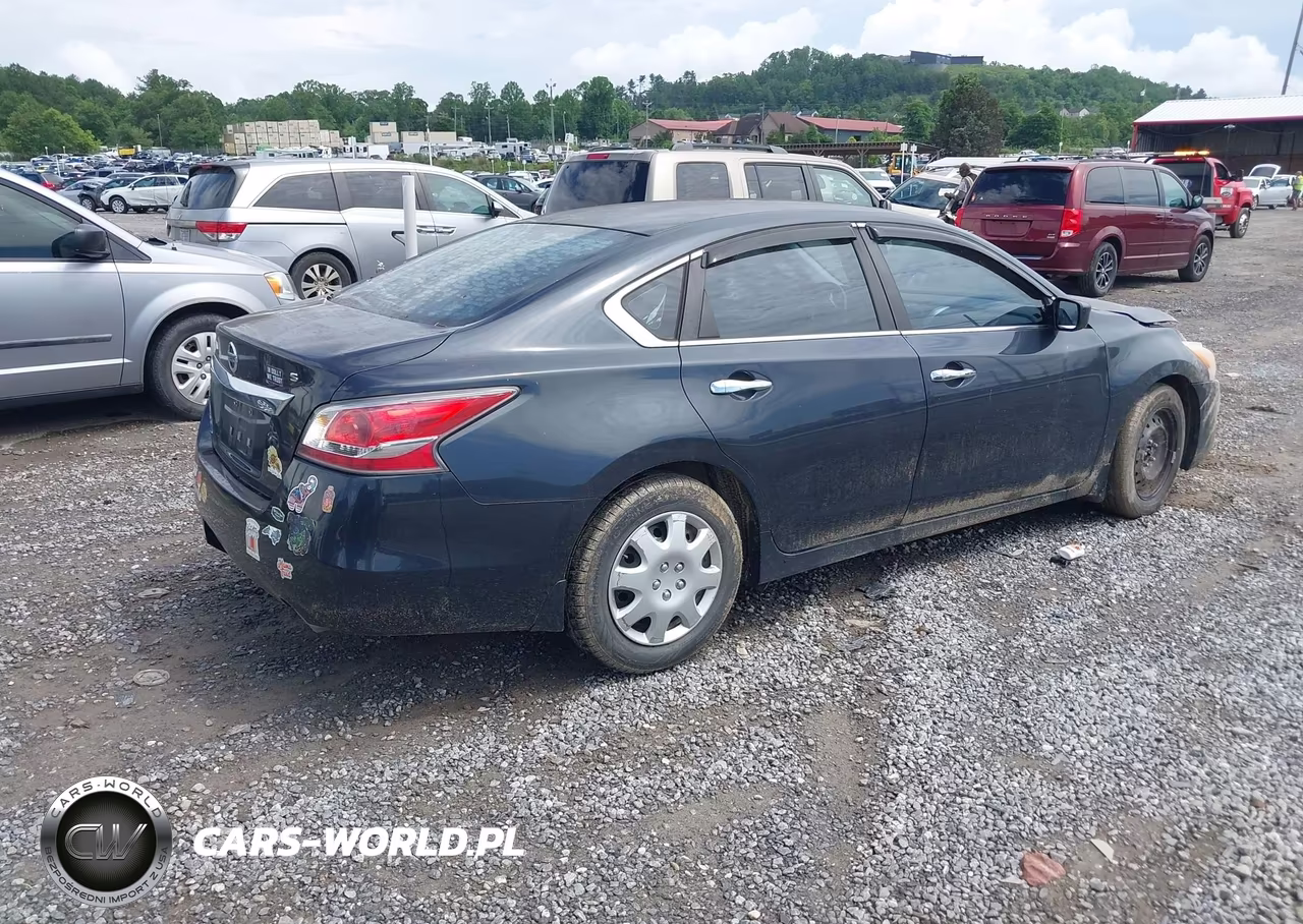 2015 Nissan Altima 2.5 S VIN:1N4AL3APXFC491392 - 4