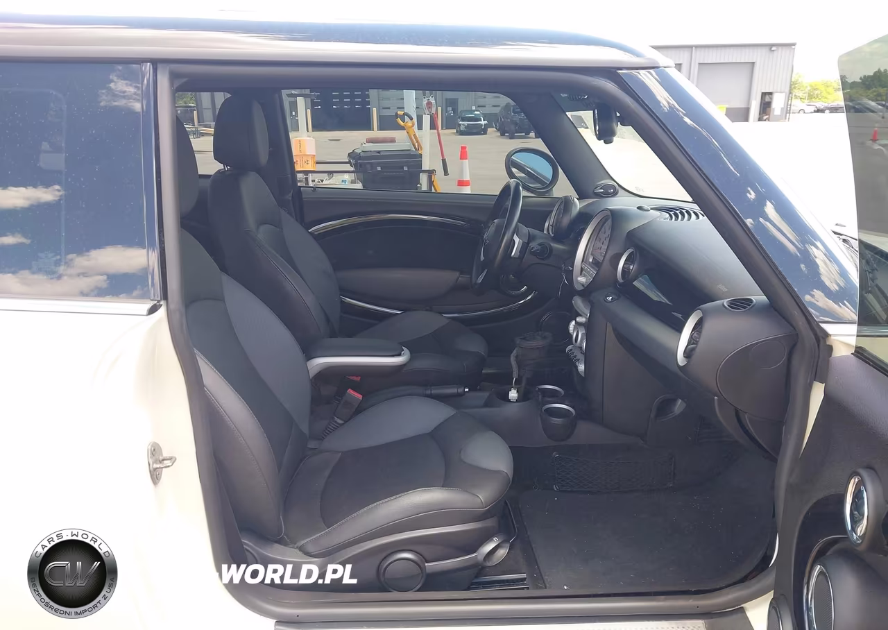 2010 Mini Cooper S VIN:WMWMF7C51ATZ72218 - 5