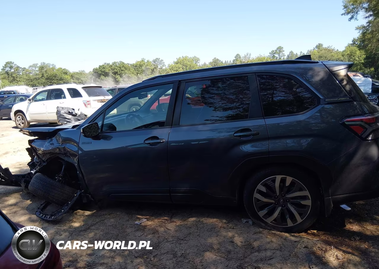 2025 Subaru Forester Touring Hybrid VIN:JF2SLSTD8SH421125 - 15