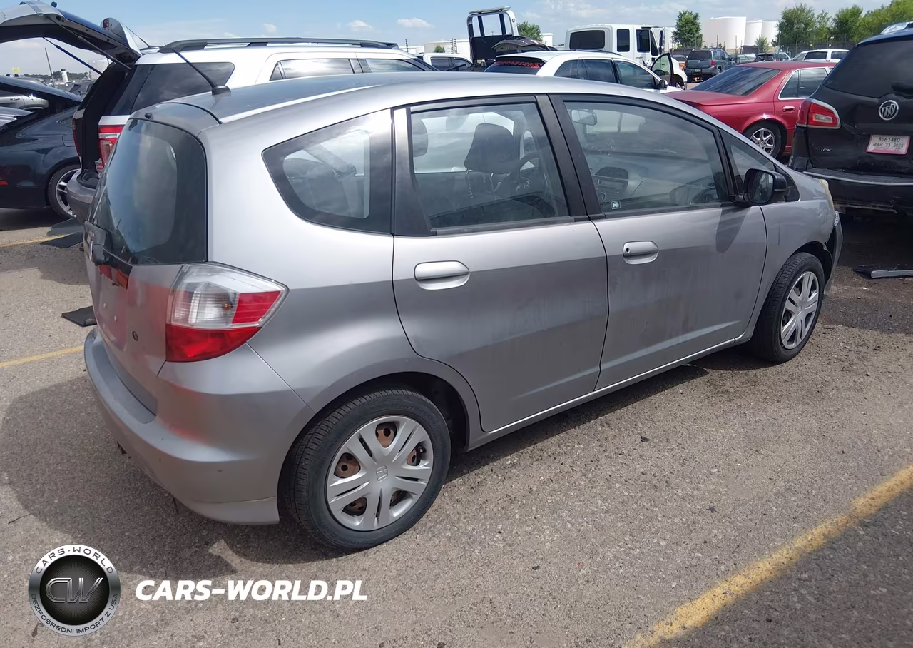 2010 Honda Fit VIN:JHMGE8H26AC029540 - 4