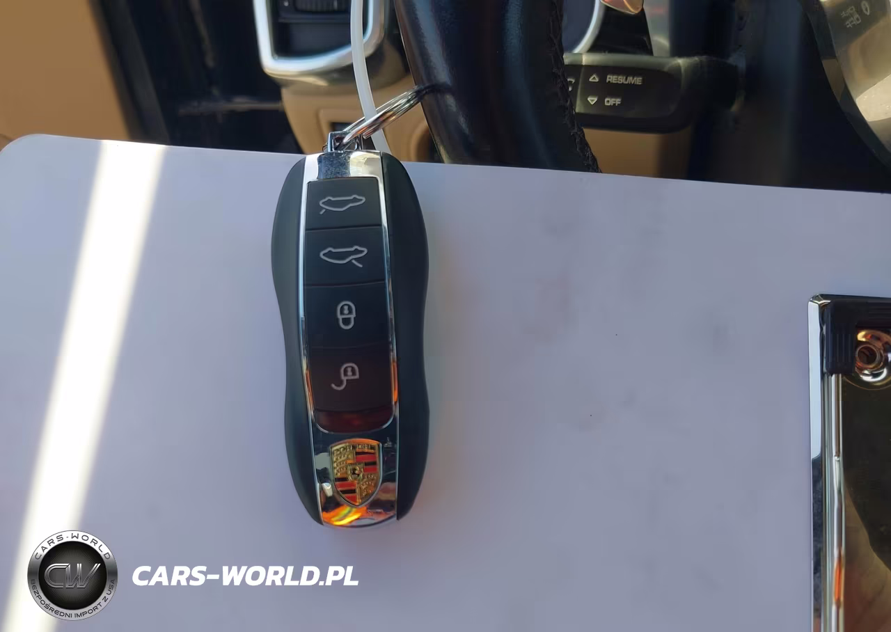 2015 Porsche Cayenne E-Hybrid S VIN:WP1AE2A27FLA54063 - 11
