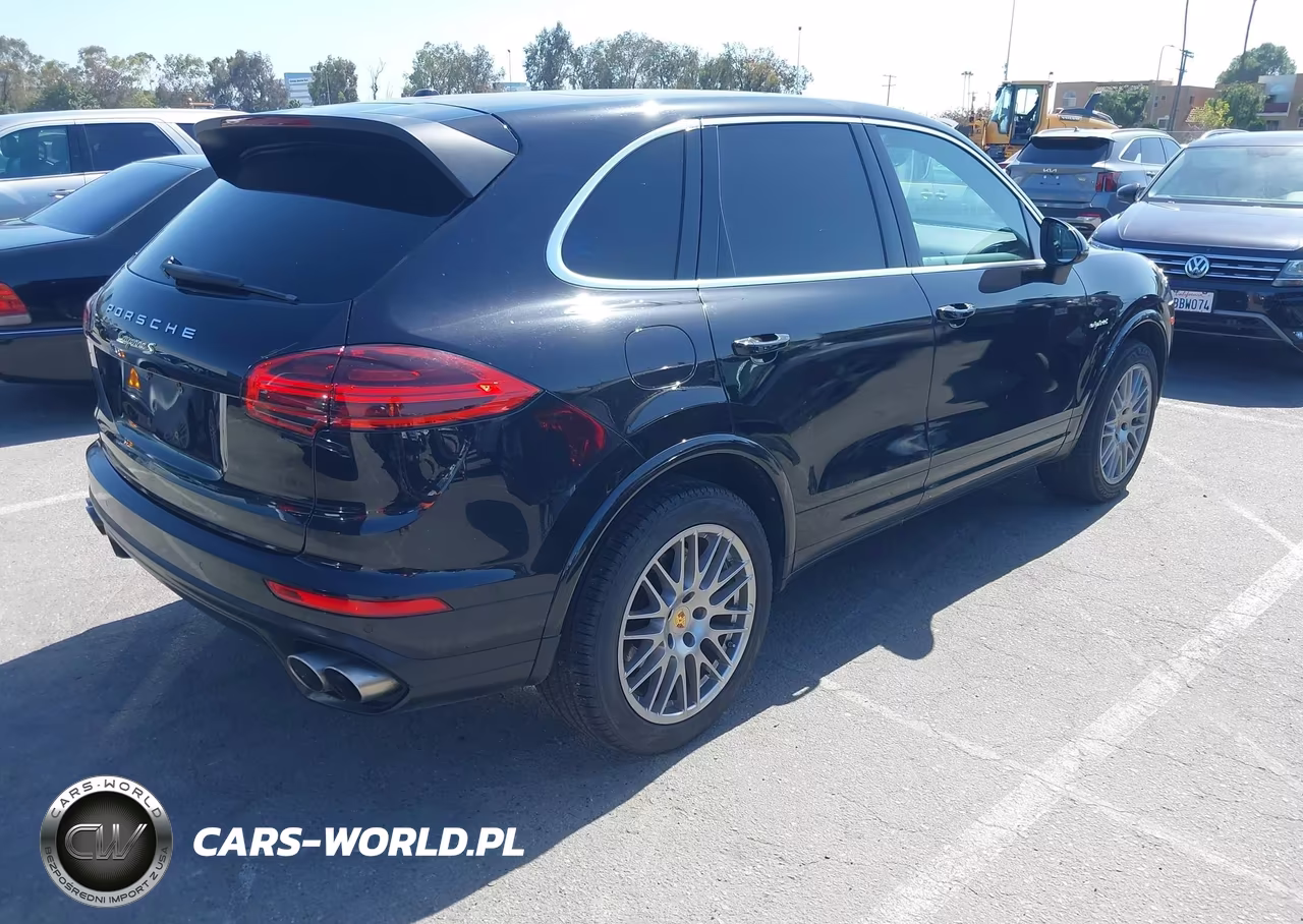 2015 Porsche Cayenne E-Hybrid S VIN:WP1AE2A27FLA54063 - 4