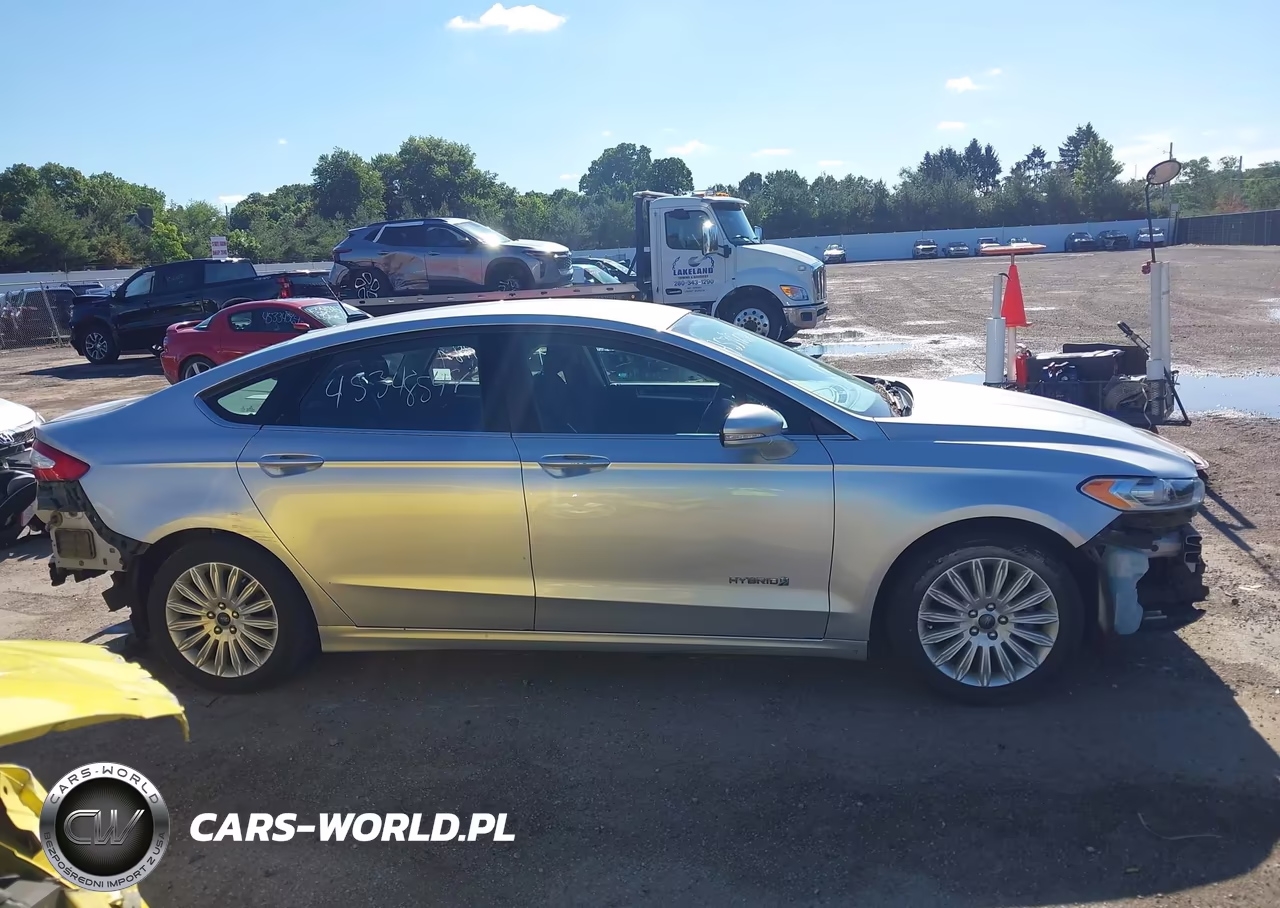2015 Ford Fusion Hybrid Se VIN:3FA6P0LU1FR136379 - 14