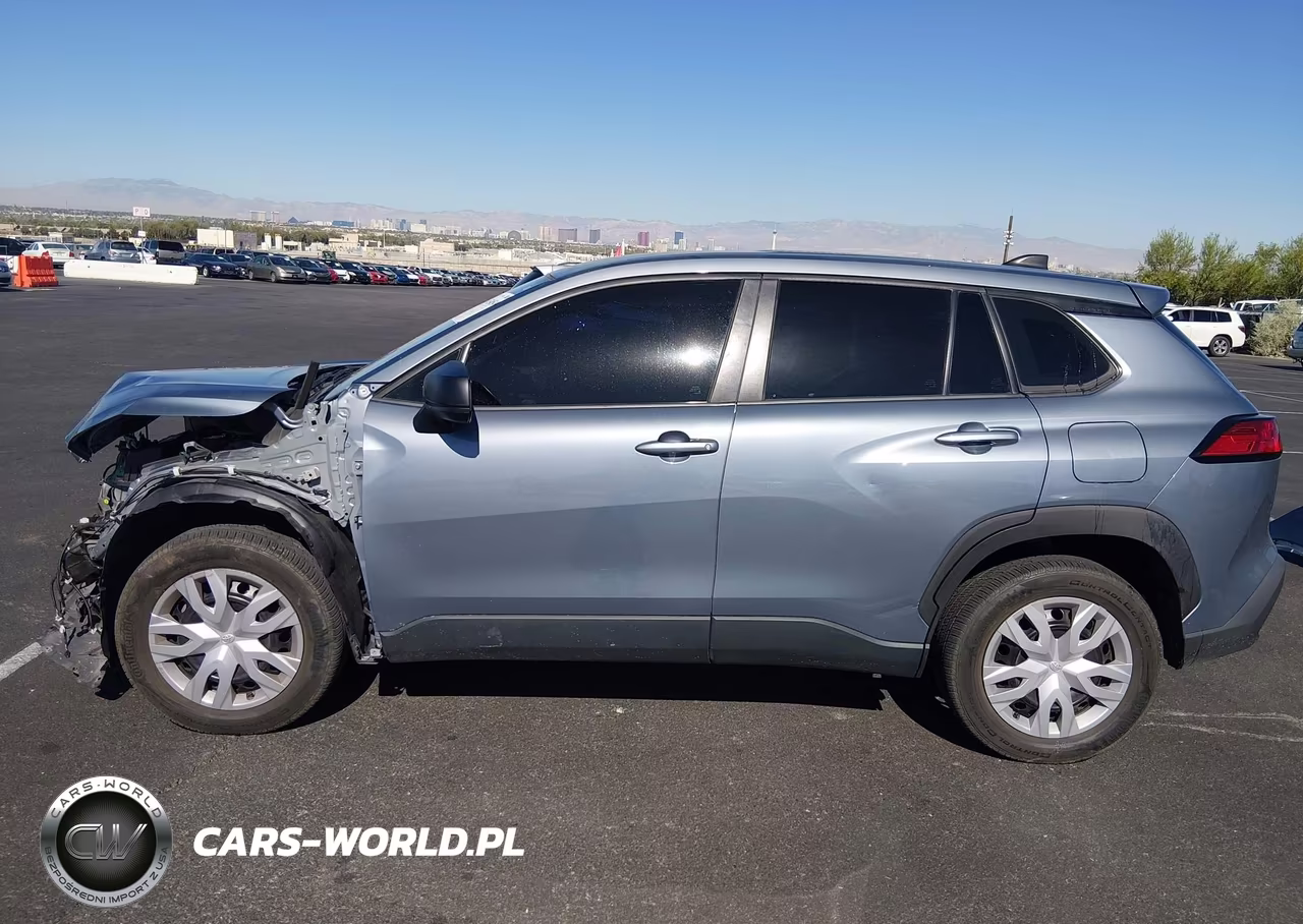 2022 Toyota Corolla Cross L VIN:7MUAAABG6NV011760 - 13