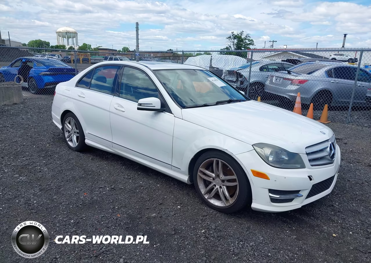 2013 Mercedes-Benz C 300 Sport 4Matic – zdjęcie 1 z 16