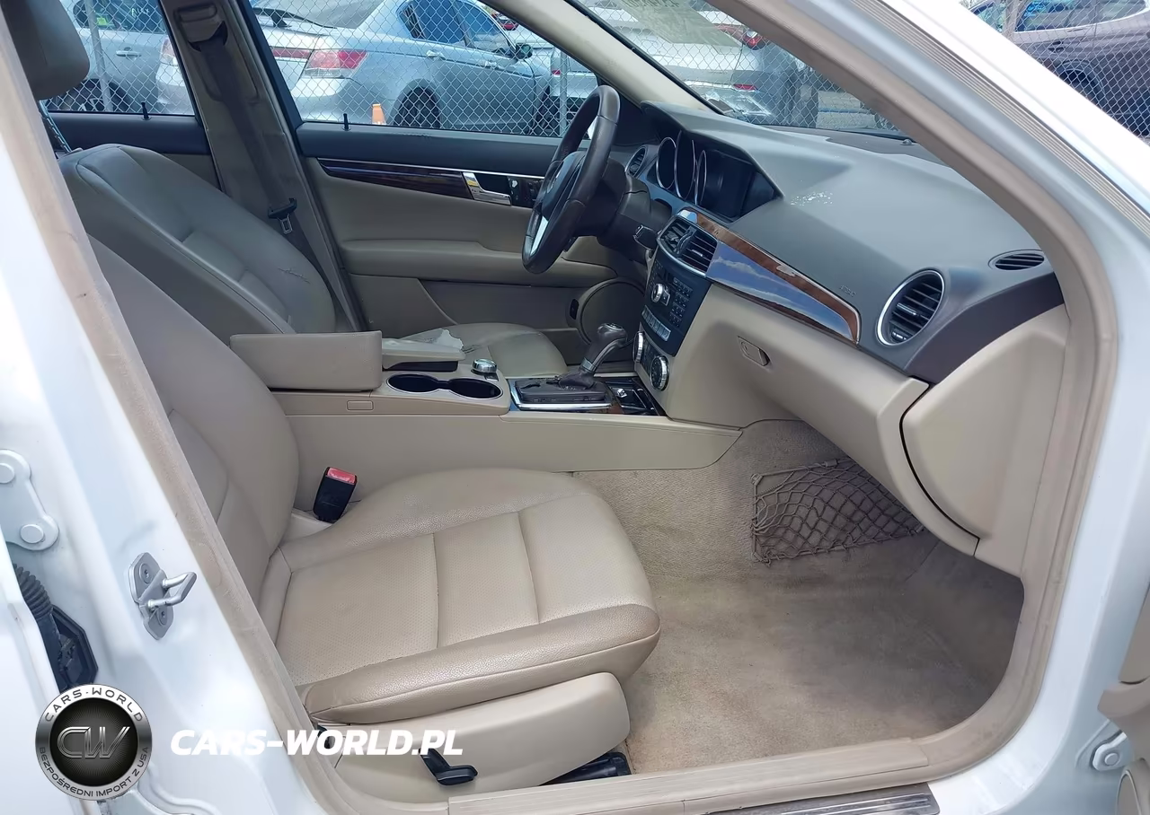 2013 Mercedes-Benz C 300 Sport 4Matic VIN:WDDGF8AB7DR256719 - 5
