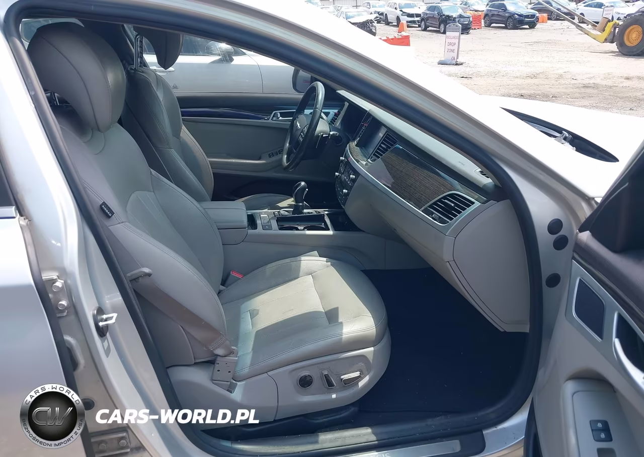 2016 Hyundai Genesis 3.8 VIN:KMHGN4JE0GU124818 - 5