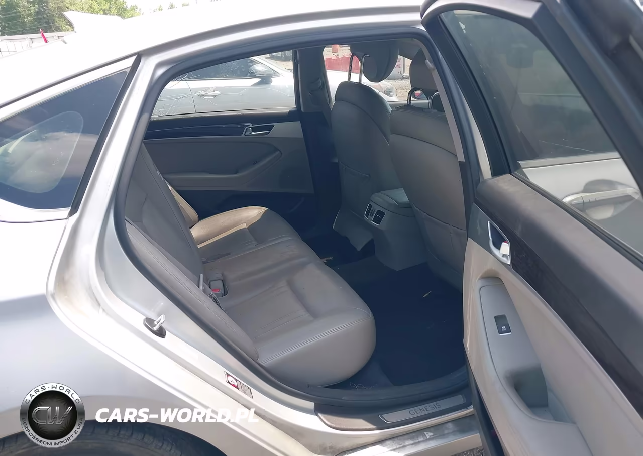 2016 Hyundai Genesis 3.8 VIN:KMHGN4JE0GU124818 - 8