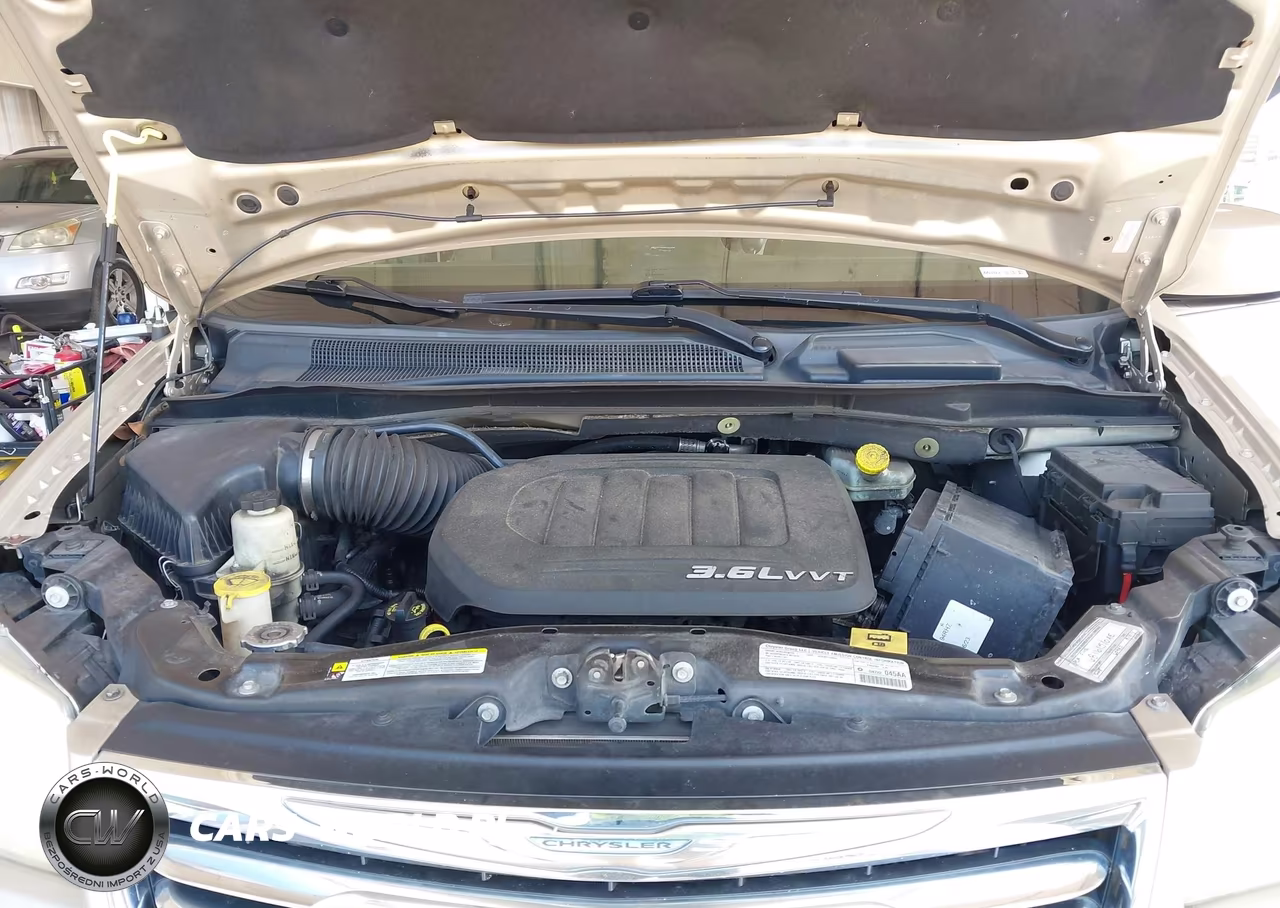 2013 Chrysler Town & Country Touring VIN:2C4RC1BG7DR539144 - 10
