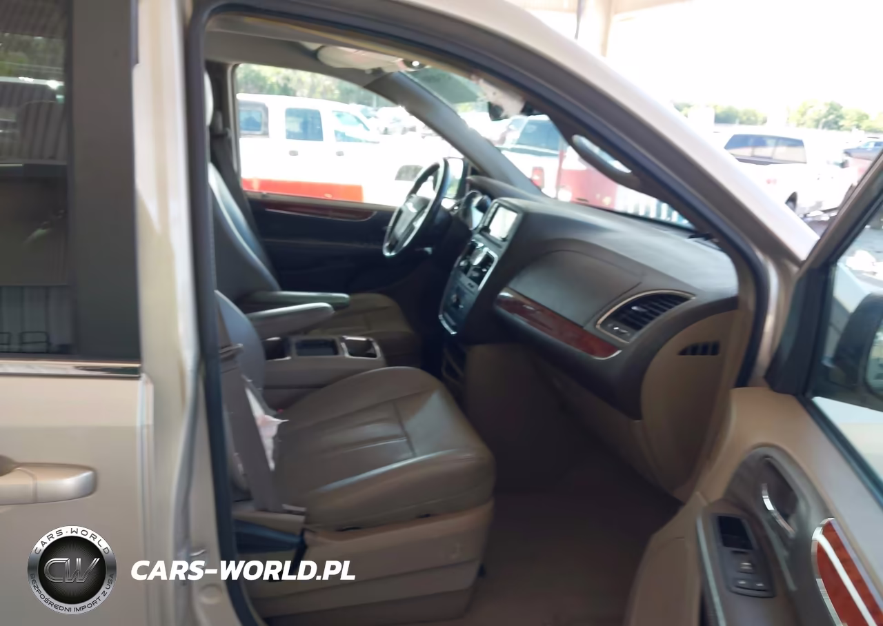 2013 Chrysler Town & Country Touring VIN:2C4RC1BG7DR539144 - 5