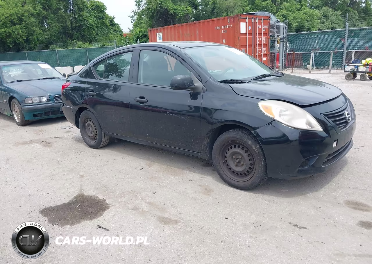 2013 Nissan Versa 1.6 S+