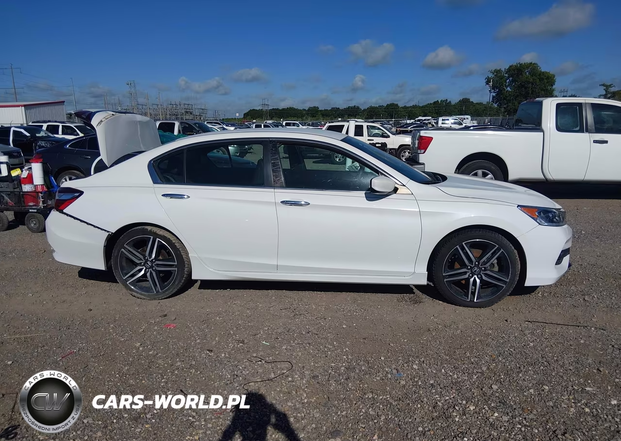 2017 Honda Accord Sport VIN:1HGCR2F5XHA172495 - 13