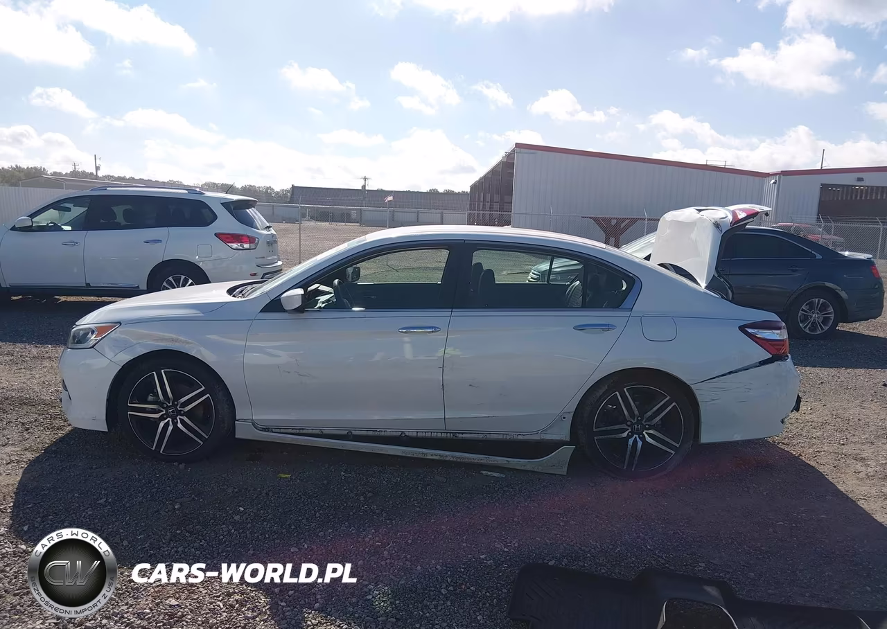 2017 Honda Accord Sport VIN:1HGCR2F5XHA172495 - 14