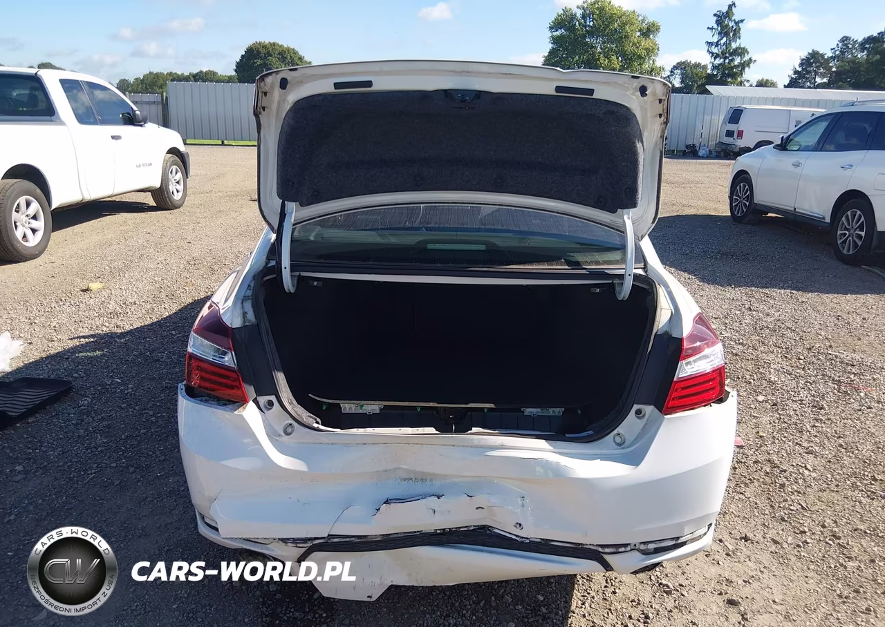 2017 Honda Accord Sport VIN:1HGCR2F5XHA172495 - 16