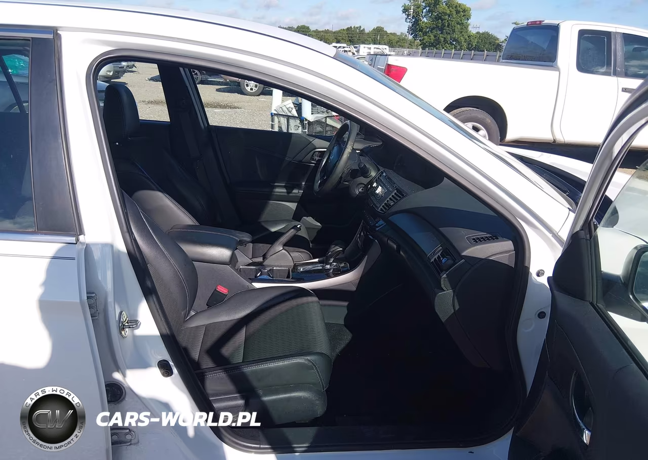 2017 Honda Accord Sport VIN:1HGCR2F5XHA172495 - 5