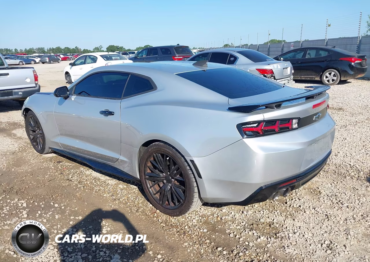 2018 Chevrolet Camaro 1Ss VIN:1G1FF1R79J0101384 - 3
