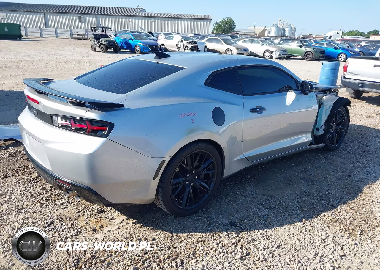 2018 Chevrolet Camaro 1Ss VIN:1G1FF1R79J0101384 - 4