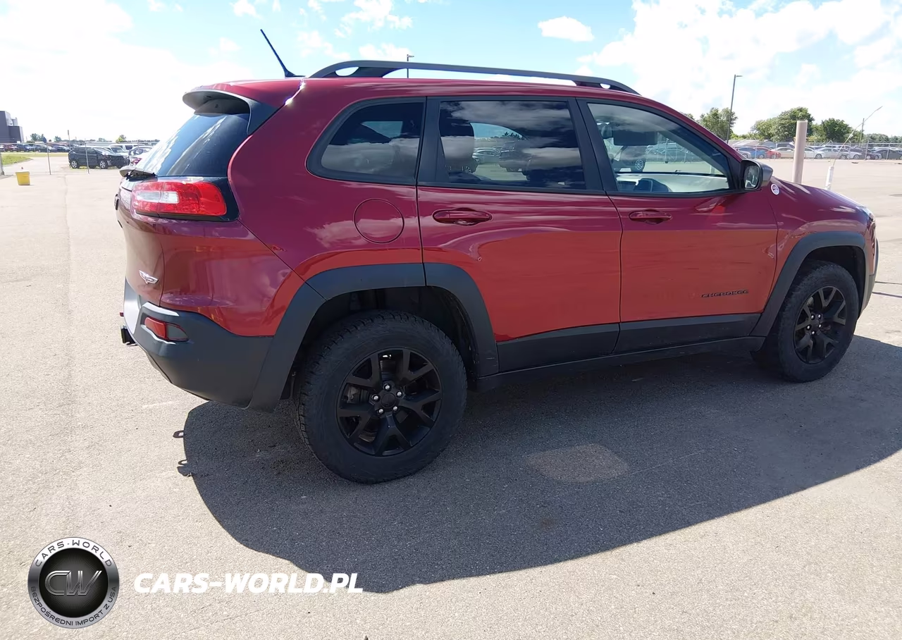 2015 Jeep Cherokee Trailhawk VIN:1C4PJMBS9FW582168 - 4