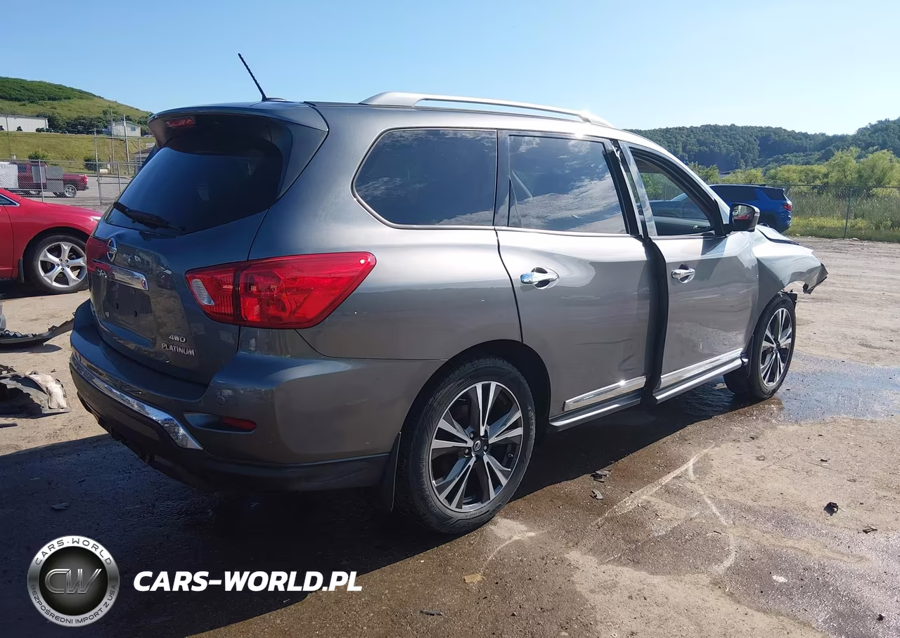 2018 Nissan Pathfinder Platinum VIN:5N1DR2MM9JC643779 - 4