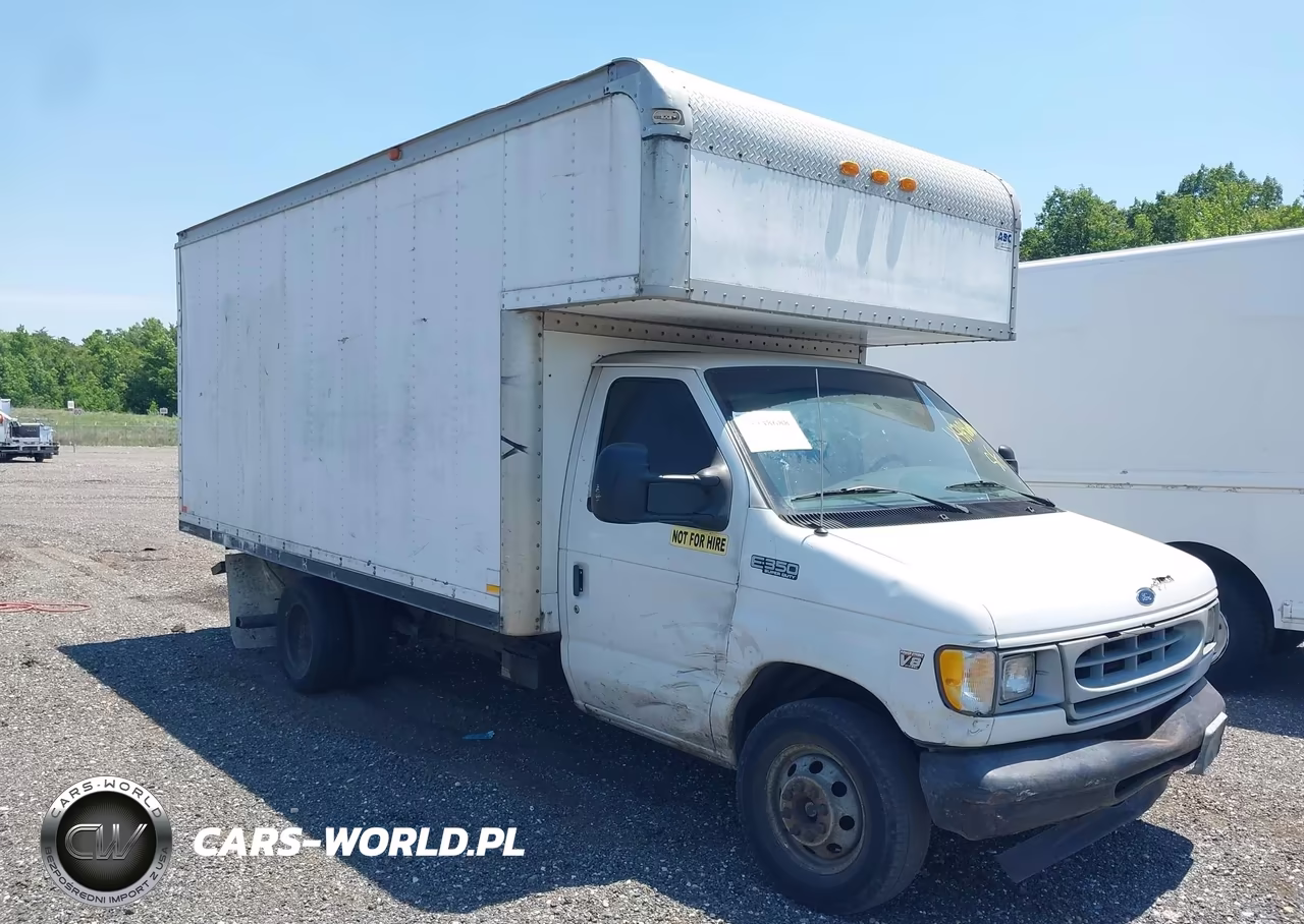 2002 Ford E-350 Cutaway Standard