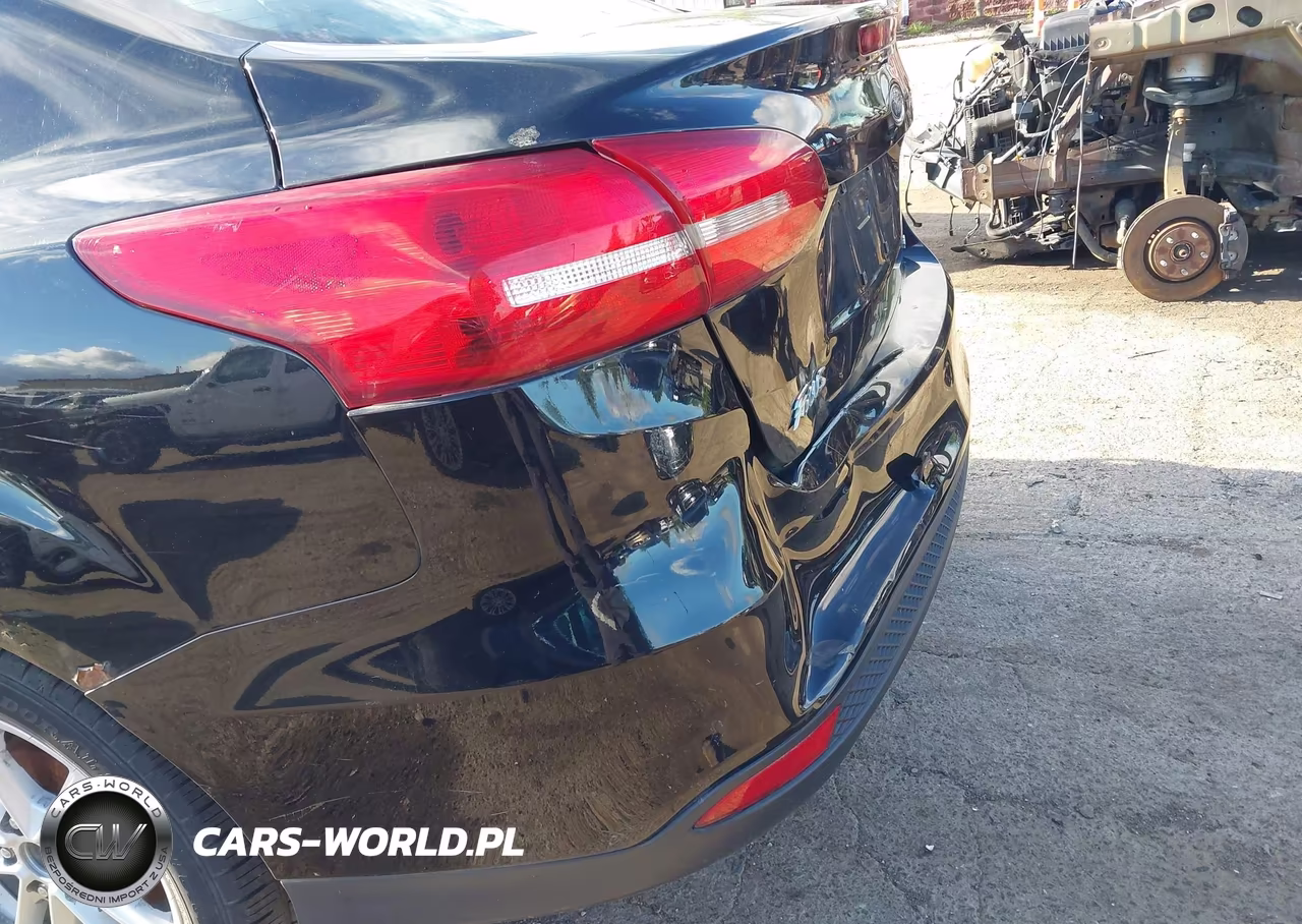 2017 Ford Focus Se VIN:1FADP3F28HL244132 - 13