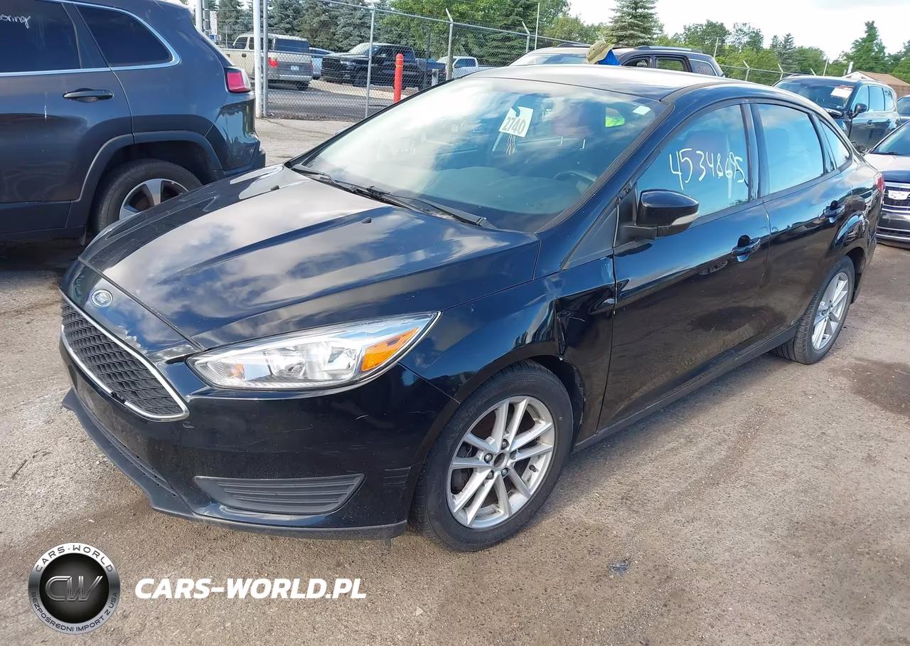 2017 Ford Focus Se VIN:1FADP3F28HL244132 - 2