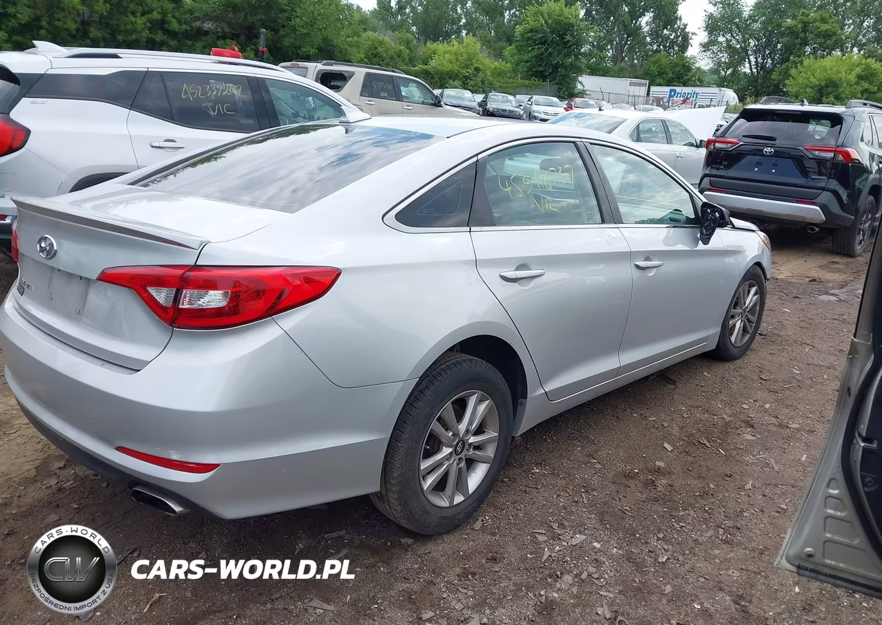 2016 Hyundai Sonata Se VIN:5NPE24AF2GH366520 - 4