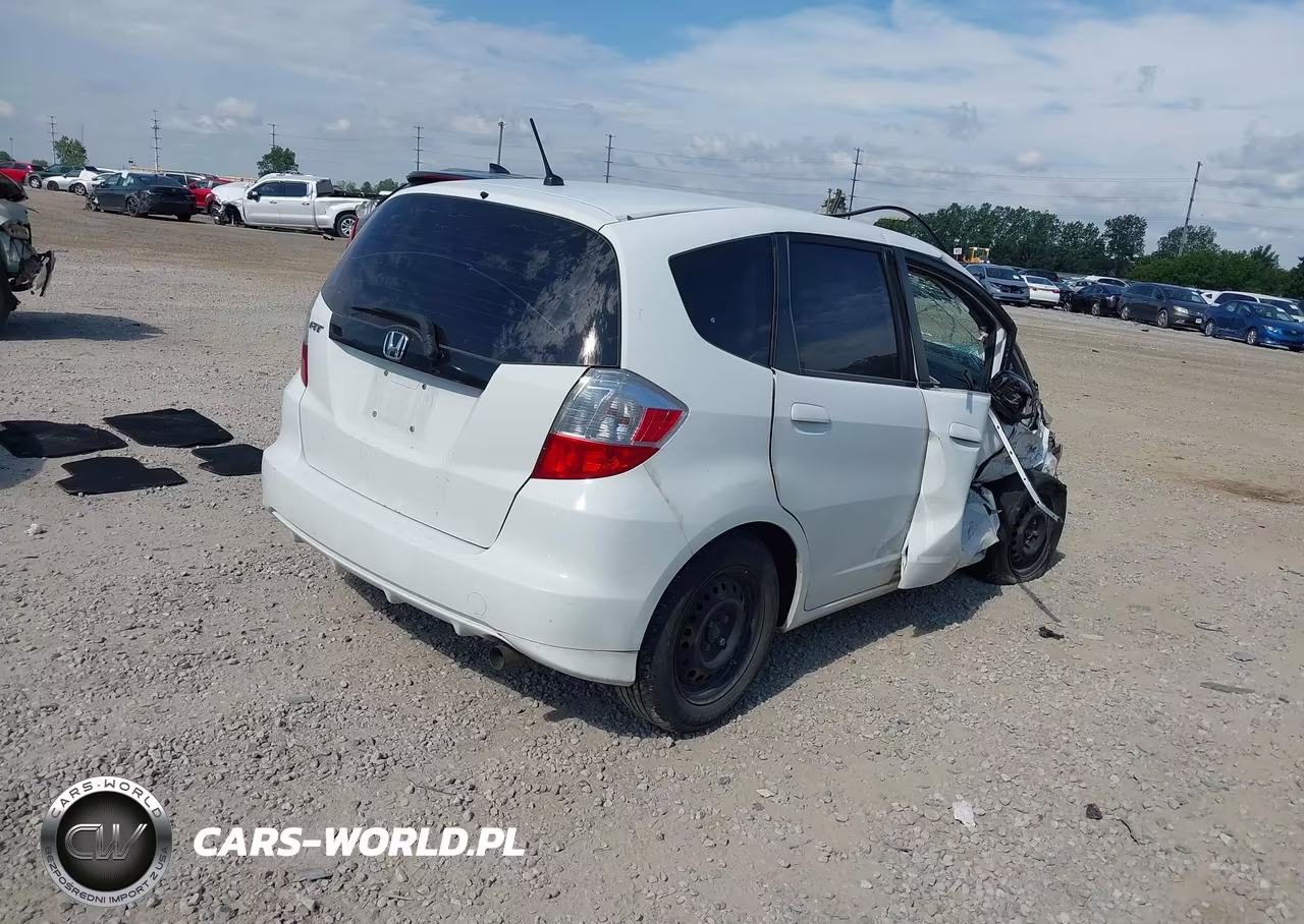 2012 Honda Fit VIN:JHMGE8H36CC037066 - 4