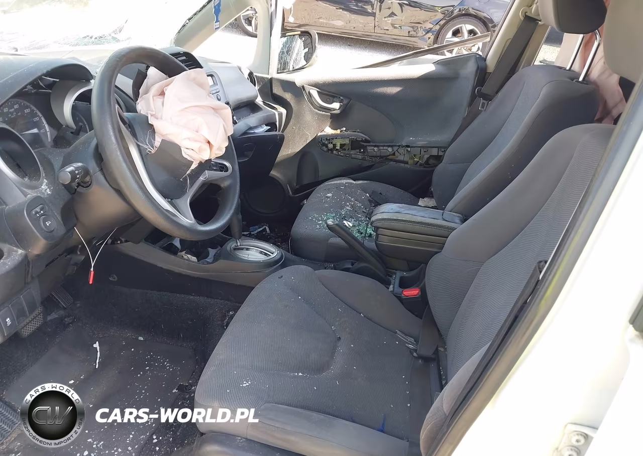 2012 Honda Fit VIN:JHMGE8H36CC037066 - 5