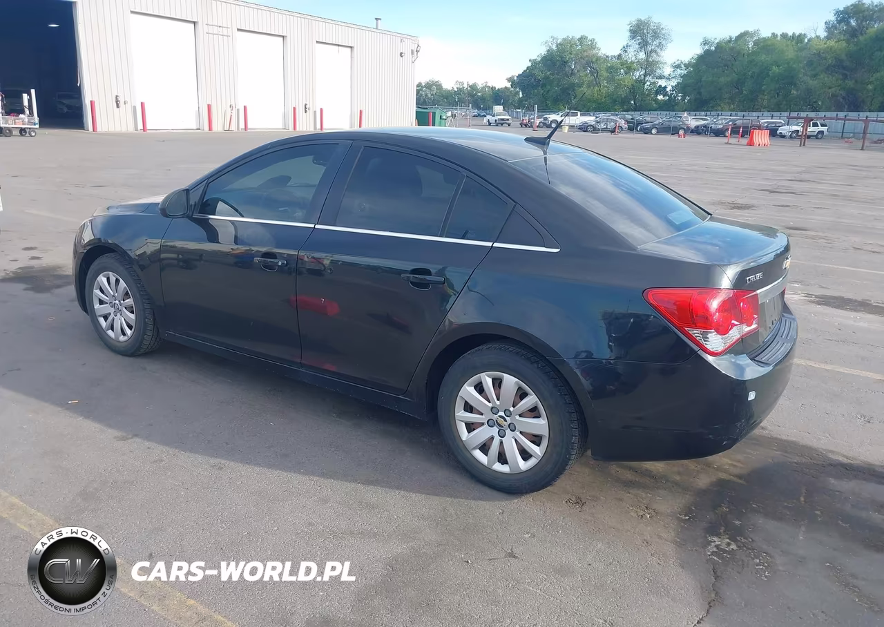 2011 Chevrolet Cruze Ls VIN:1G1PD5SH8B7304229 - 3
