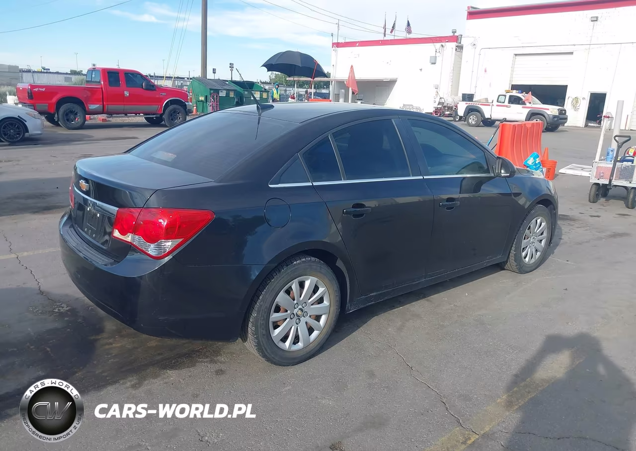 2011 Chevrolet Cruze Ls VIN:1G1PD5SH8B7304229 - 4