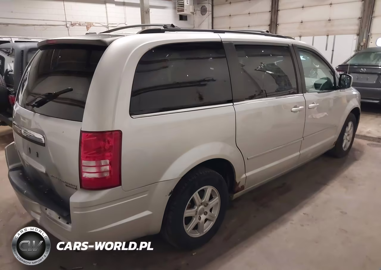 2010 Chrysler Town & Country Touring VIN:2A4RR5D19AR347826 - 4