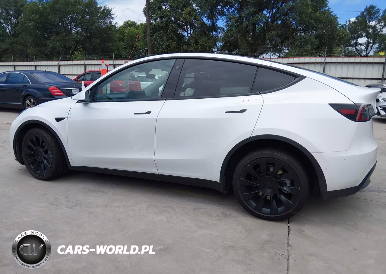 2022 Tesla Model Y Long Range Dual Motor All-Wheel Drive VIN:7SAYGDEE7NA010950 - 14