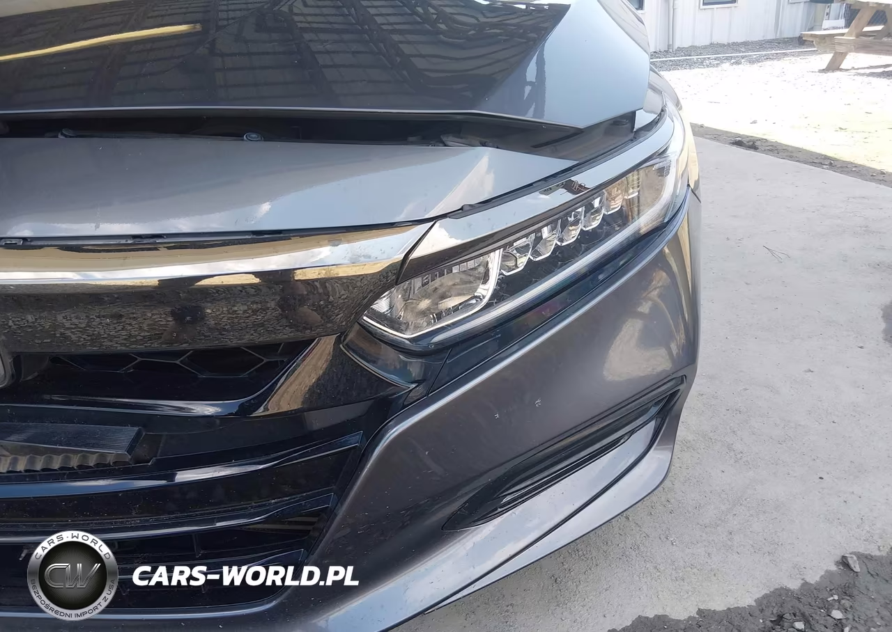 2018 Honda Accord Sport VIN:1HGCV1F37JA132434 - 17