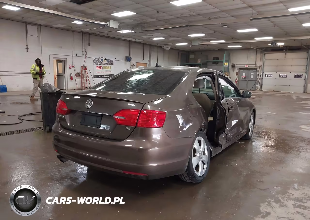 2014 Volkswagen Jetta 1.8T Se VIN:3VWD17AJXEM420705 - 4